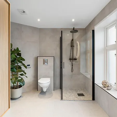 דירה Large Penthouse With Roof Terrace *